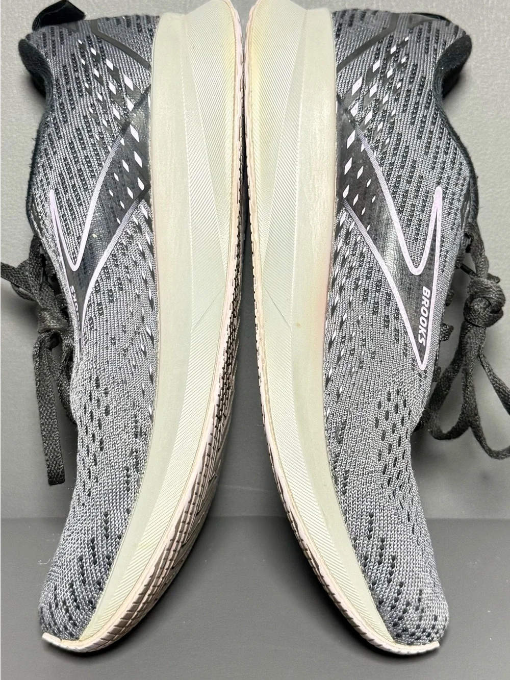 Brooks Levitate 5 Running Shoes Gray Women’s Size 9